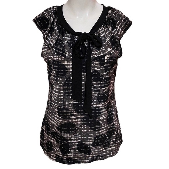 Alfani Womens Blouse Medium Black Sleeveless Ruffle Neckline Polyester Stretch - Picture 1 of 4